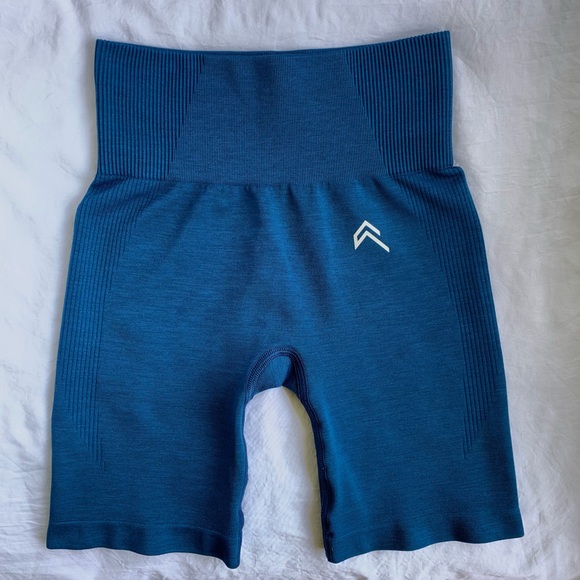 ONER ACTIVE | Classic Seamless 2.0 Biker Shorts - Picture 3 of 4
